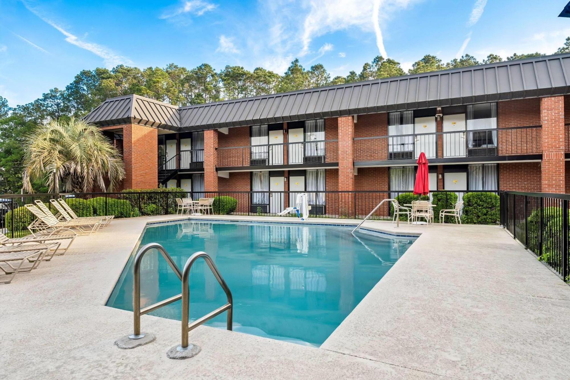 Days Inn By Wyndham Statesboro Eksteriør bilde