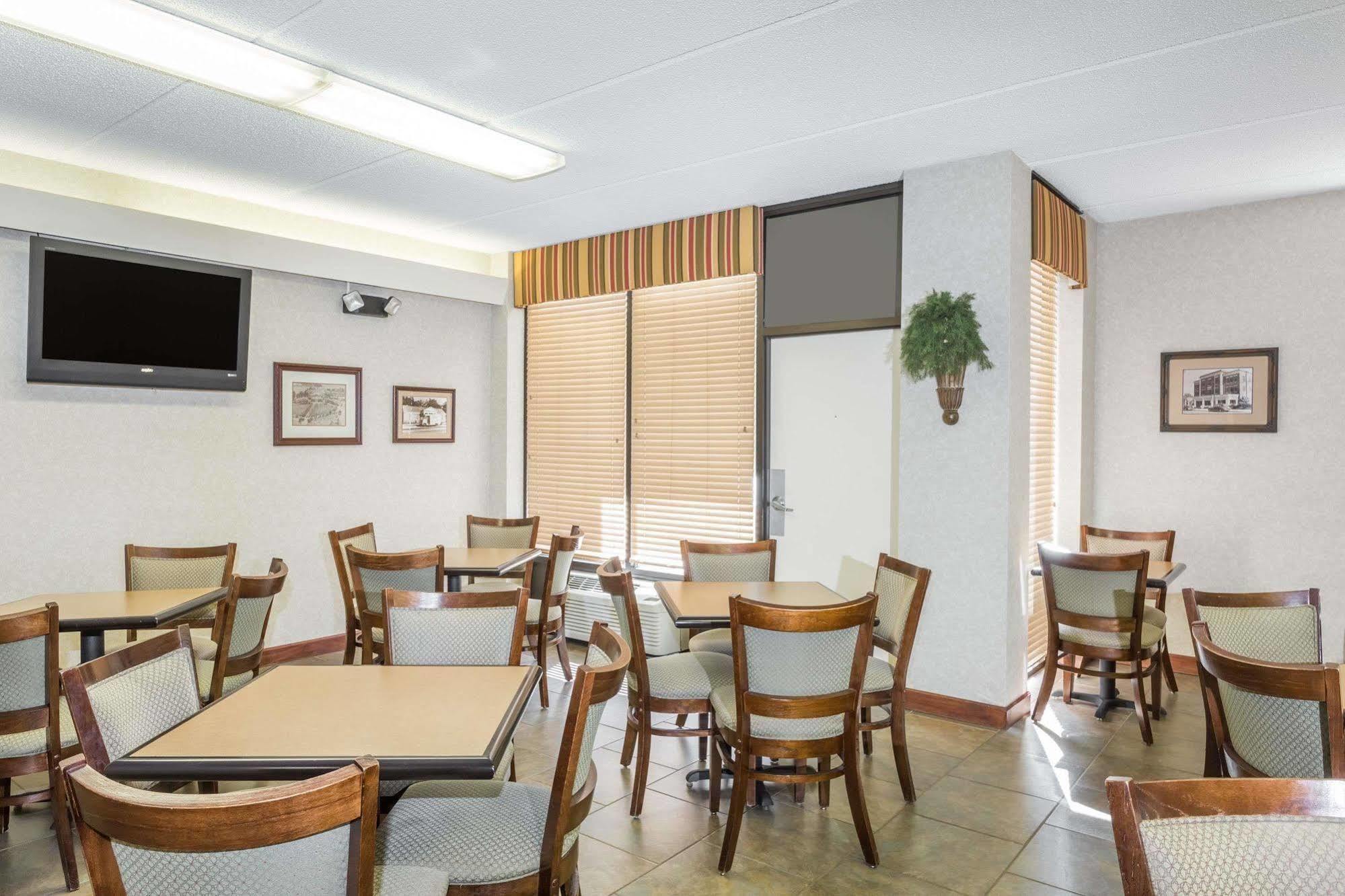 Days Inn By Wyndham Statesboro Eksteriør bilde